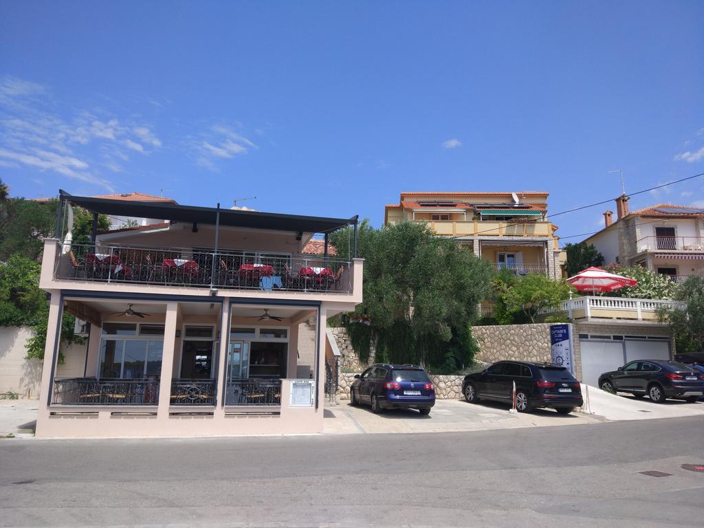Captain'S Club Banjol Exterior photo